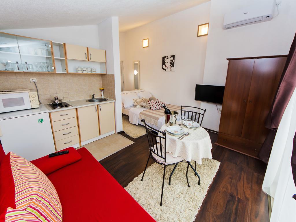 Studios Slaven Plano Quarto foto